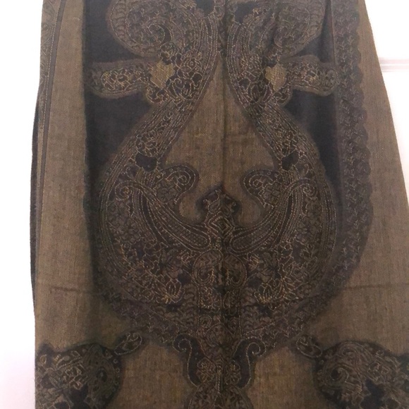 Scarf - Picture 2 of 3